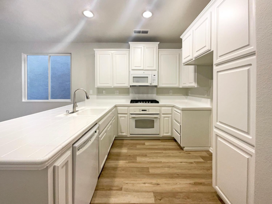 3039 Torland St - Photo 2 of 28