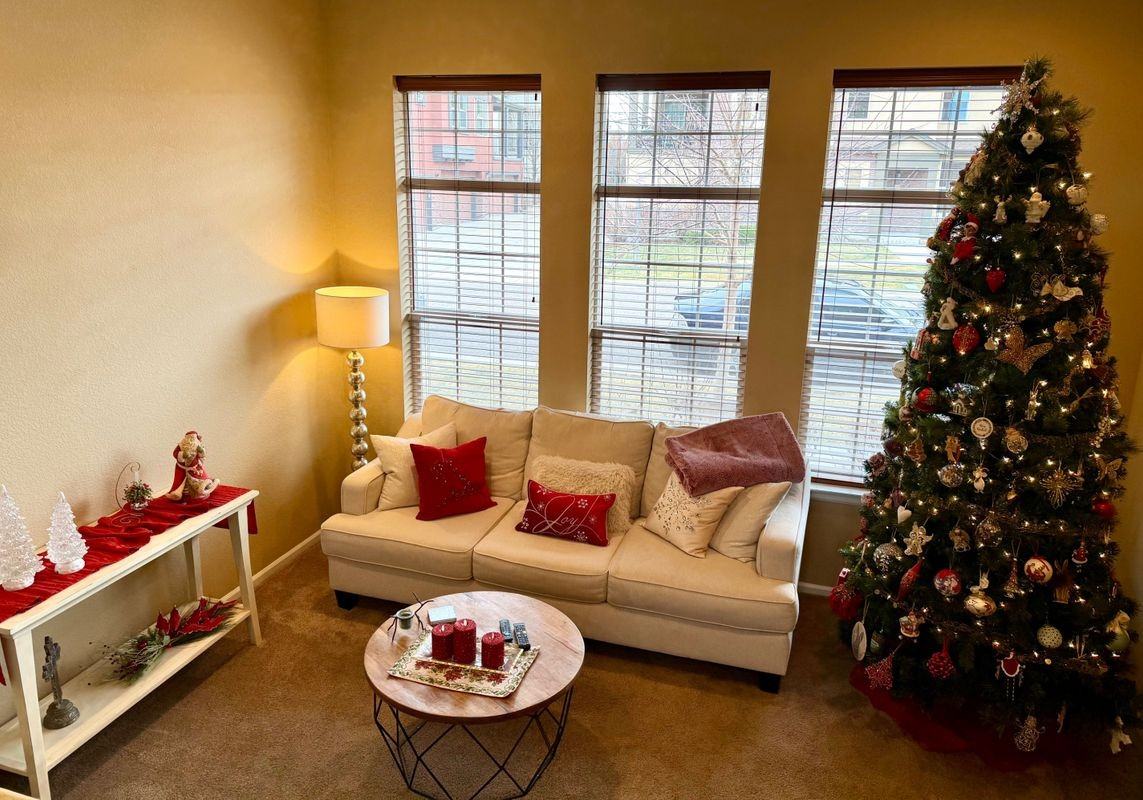 835 Brookhurst Ave - Photo 3 of 27