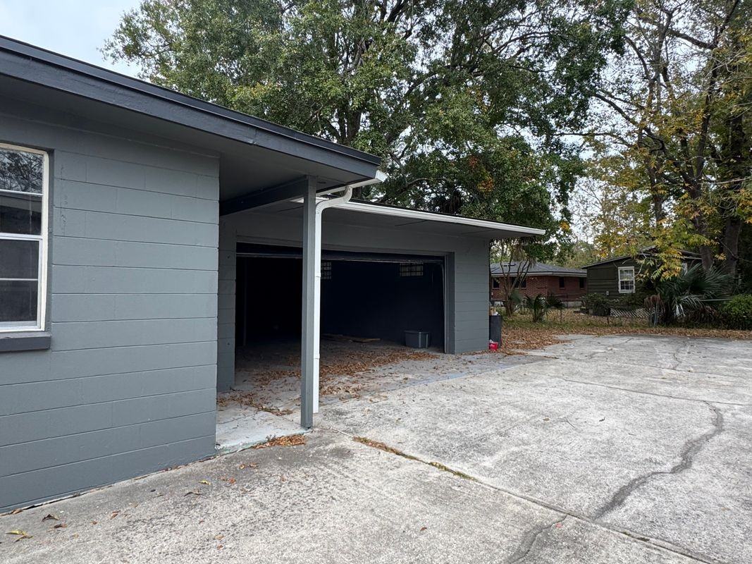 1943 W 20th St - Photo 2 of 6