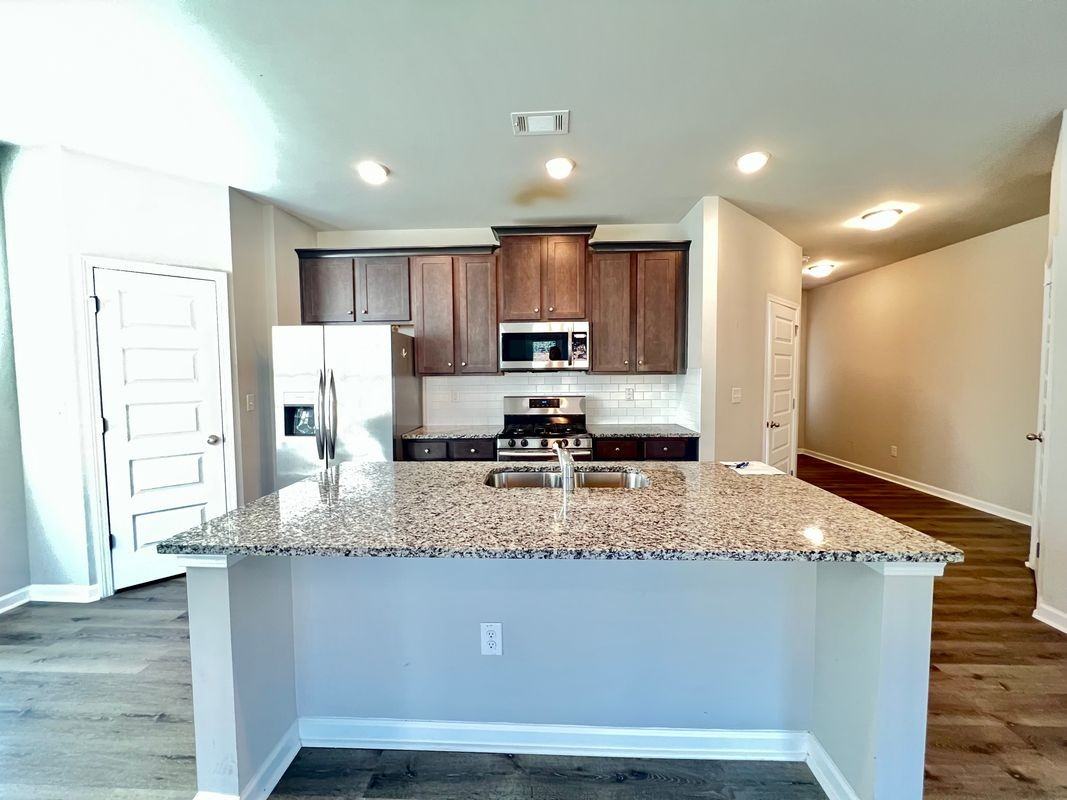 3705 Prospect Point Dr - Photo 6 of 18