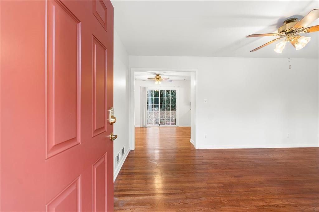 2630 Warwick Cir Ne - Photo 2 of 14