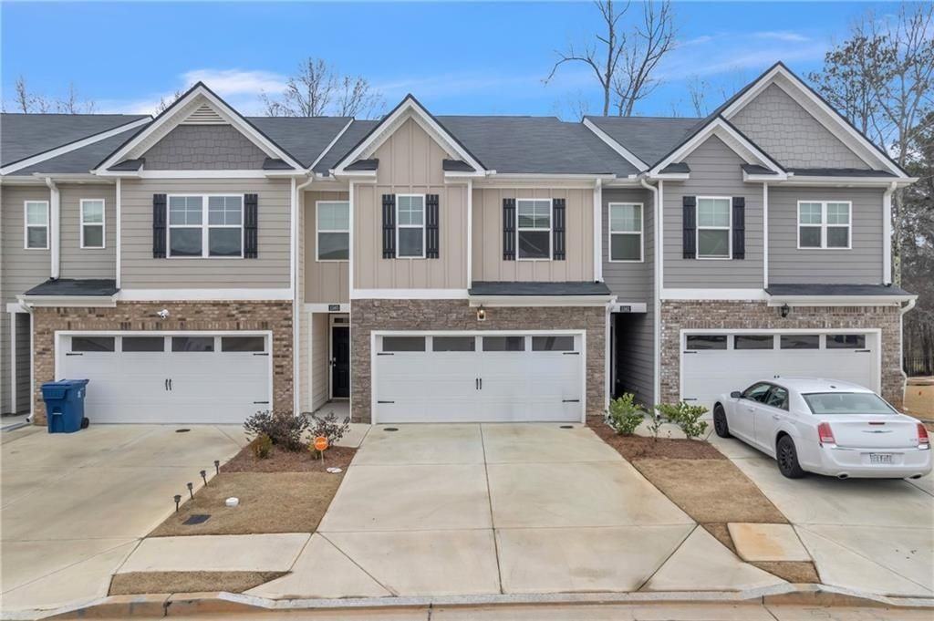 1560 Gray Branch Dr - Photo 2 of 36