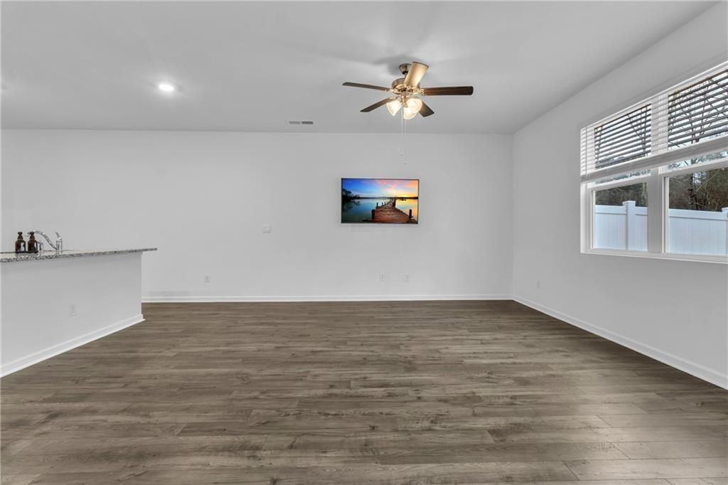 1560 Gray Branch Dr - Photo 6 of 36