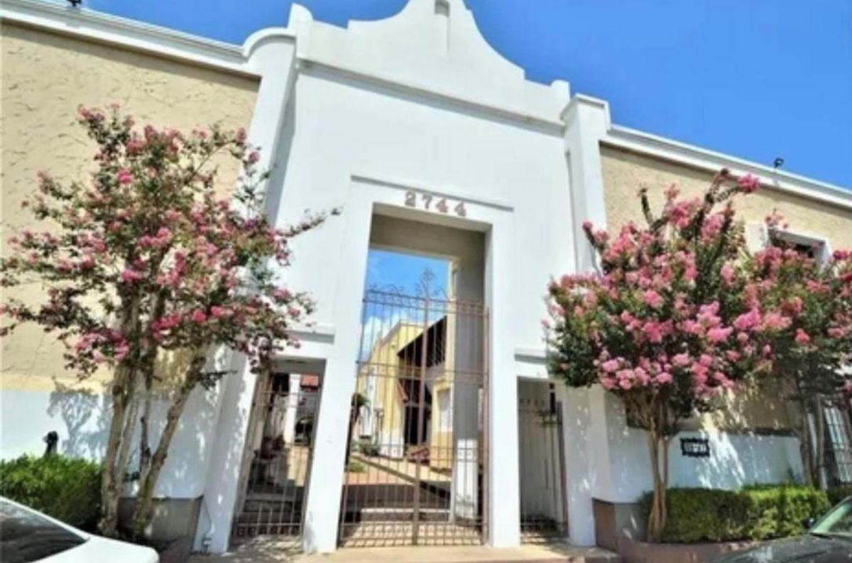 2744 Briarhurst Dr ##50 - Photo 3 of 4