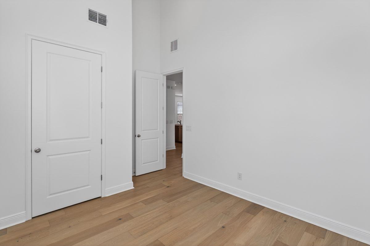 2926 Sailhouse Dr - Photo 6 of 32