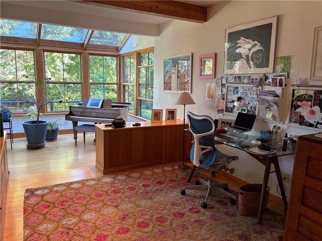 192 Racquet Rd - Photo 4 of 10