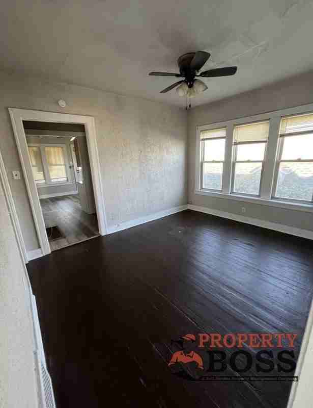 519 W Columbus Dr - Photo 6 of 12