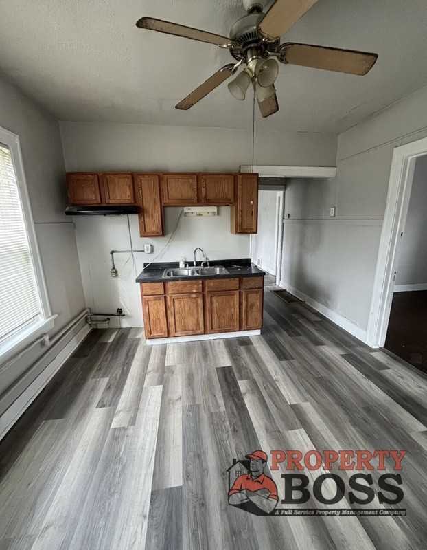 519 W Columbus Dr - Photo 7 of 12