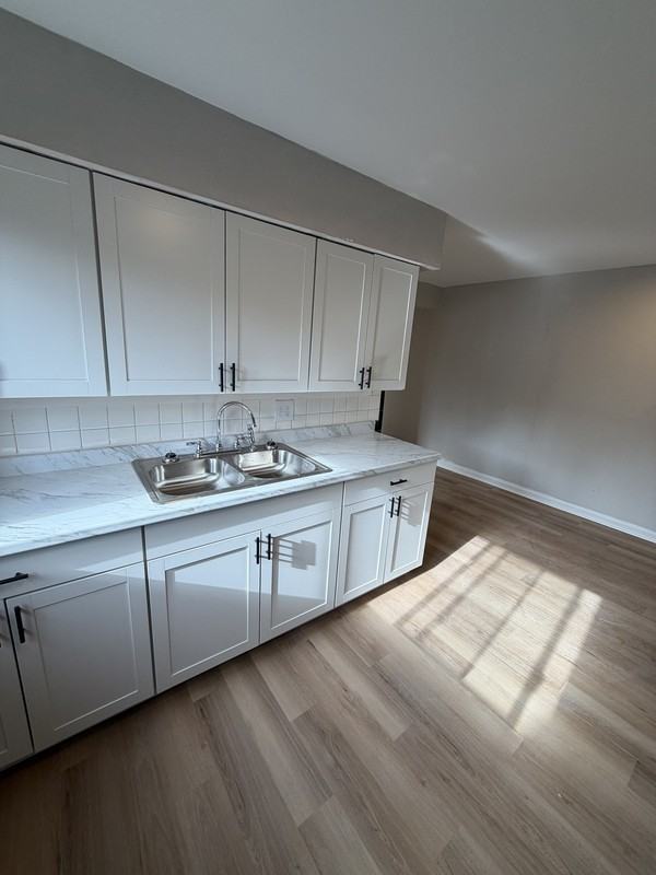 7139 Eastlawn Dr - Photo 3 of 11