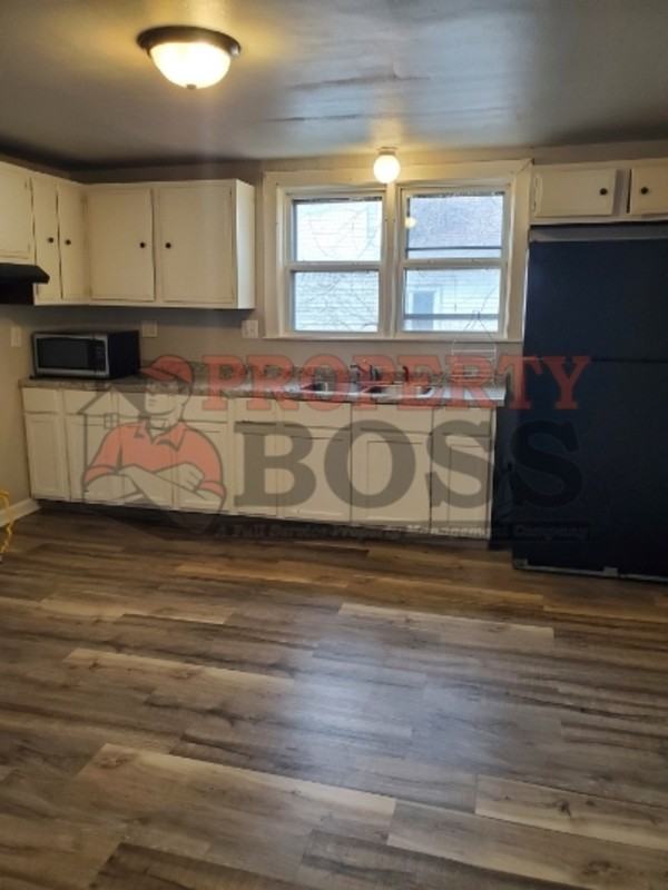 1525 Roosevelt St - Photo 4 of 10