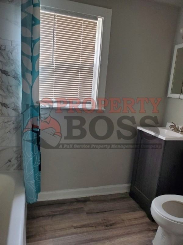 1525 Roosevelt St - Photo 6 of 10