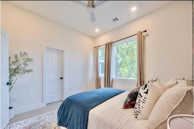 2909 Nagle St - Photo 7 of 17