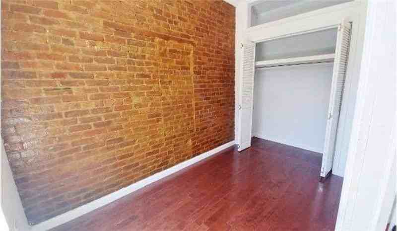 606 Vanderbilt Ave #2 - Photo 6 of 8