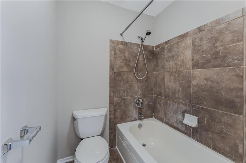 1666 Parkcrest Cir #301 - Photo 3 of 30