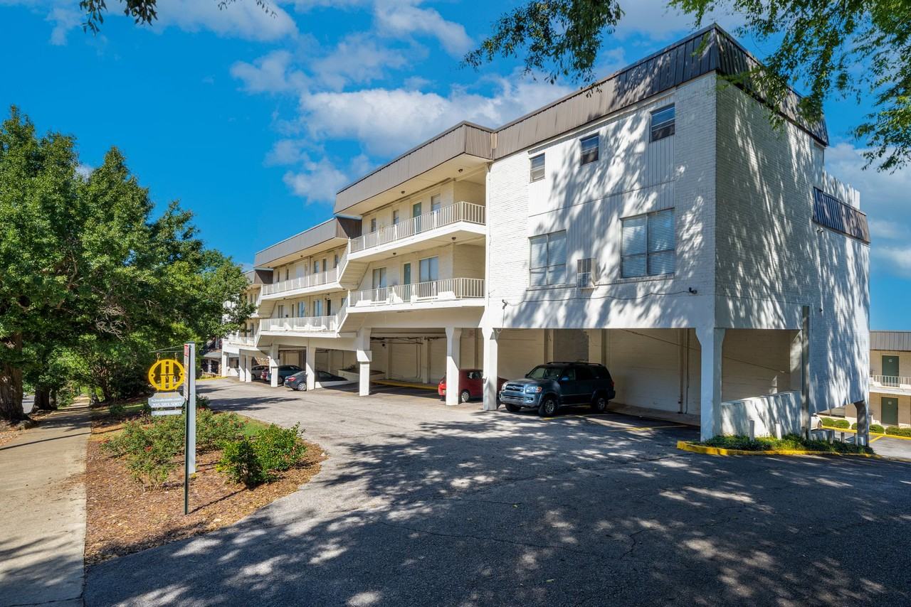 Top of the Cliff - Photo 4 of 37