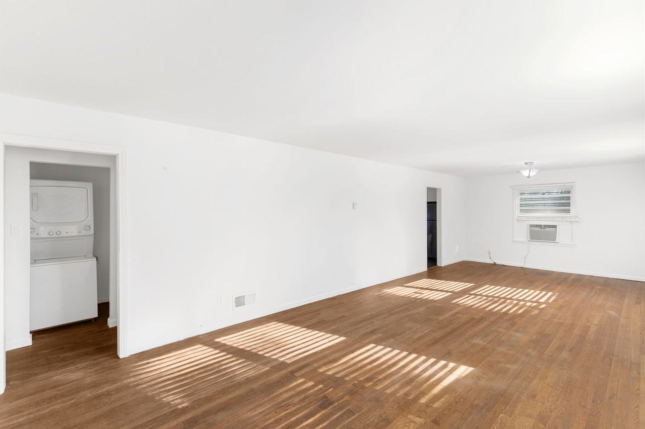 Cahaba Park Apartments - Photo 2 of 7