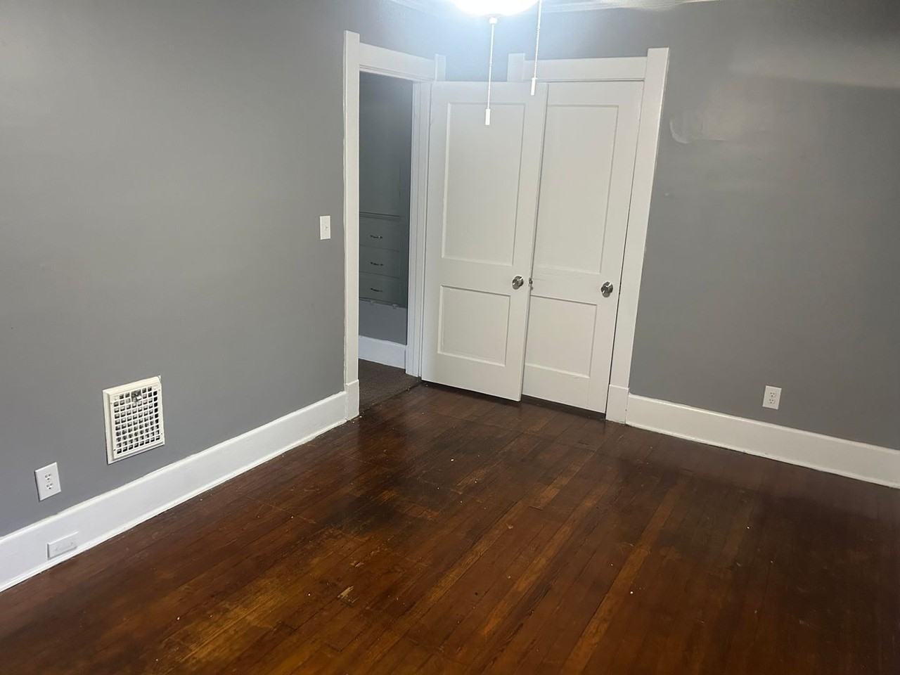 3720 Hazelhurst Ave - Photo 5 of 17