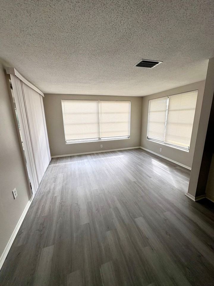 7936 Pineapple Ln - Photo 5 of 10