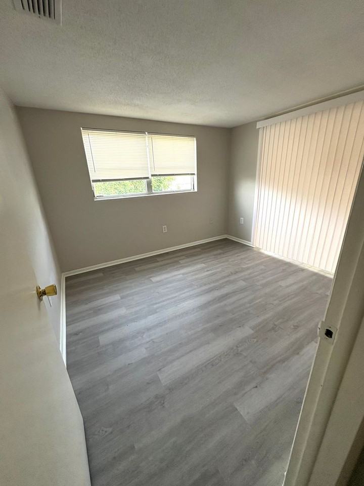 7936 Pineapple Ln - Photo 6 of 10