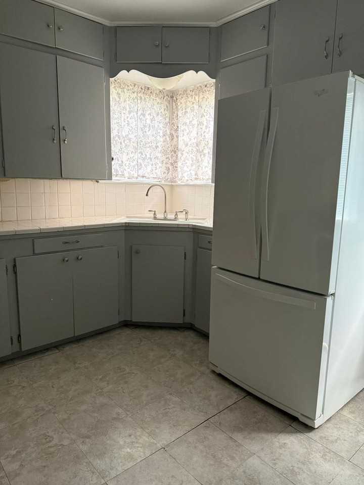 3330 12th St - Photo 4 of 14