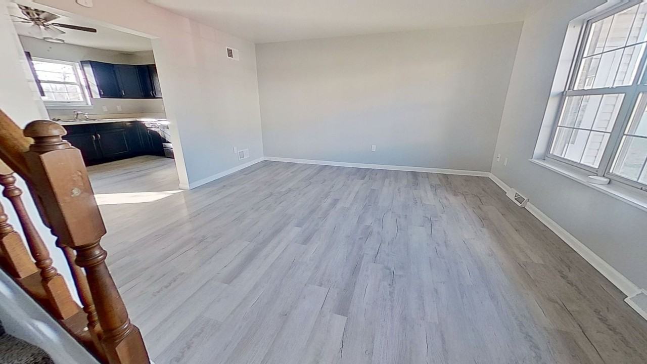 213 Ark Dr - Photo 2 of 9