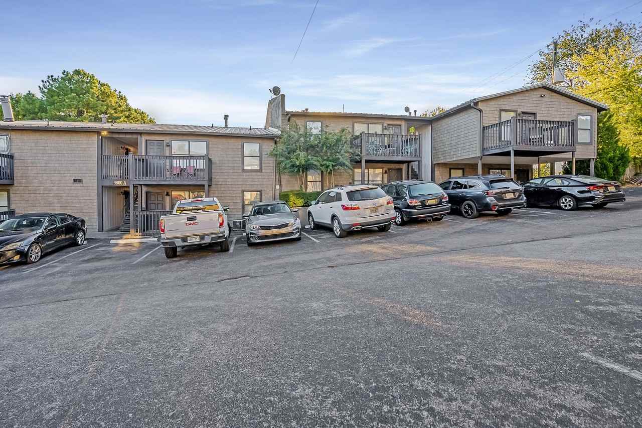 5th Avenue Apartments - Photo 4 of 7