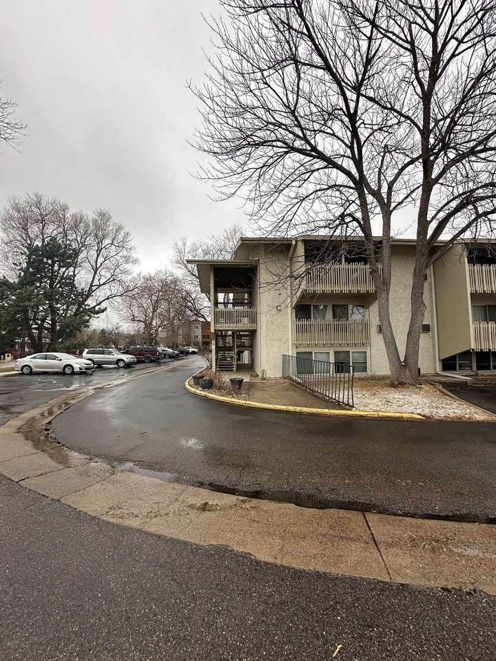 2707 Valmont Rd - Photo 4 of 30