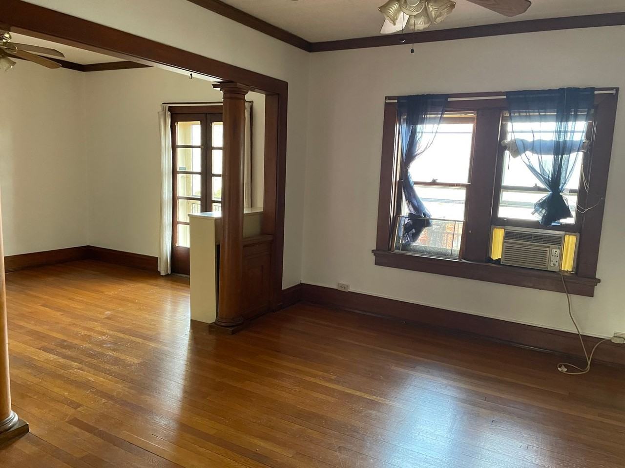 302 W Grand Ave - Photo 3 of 13