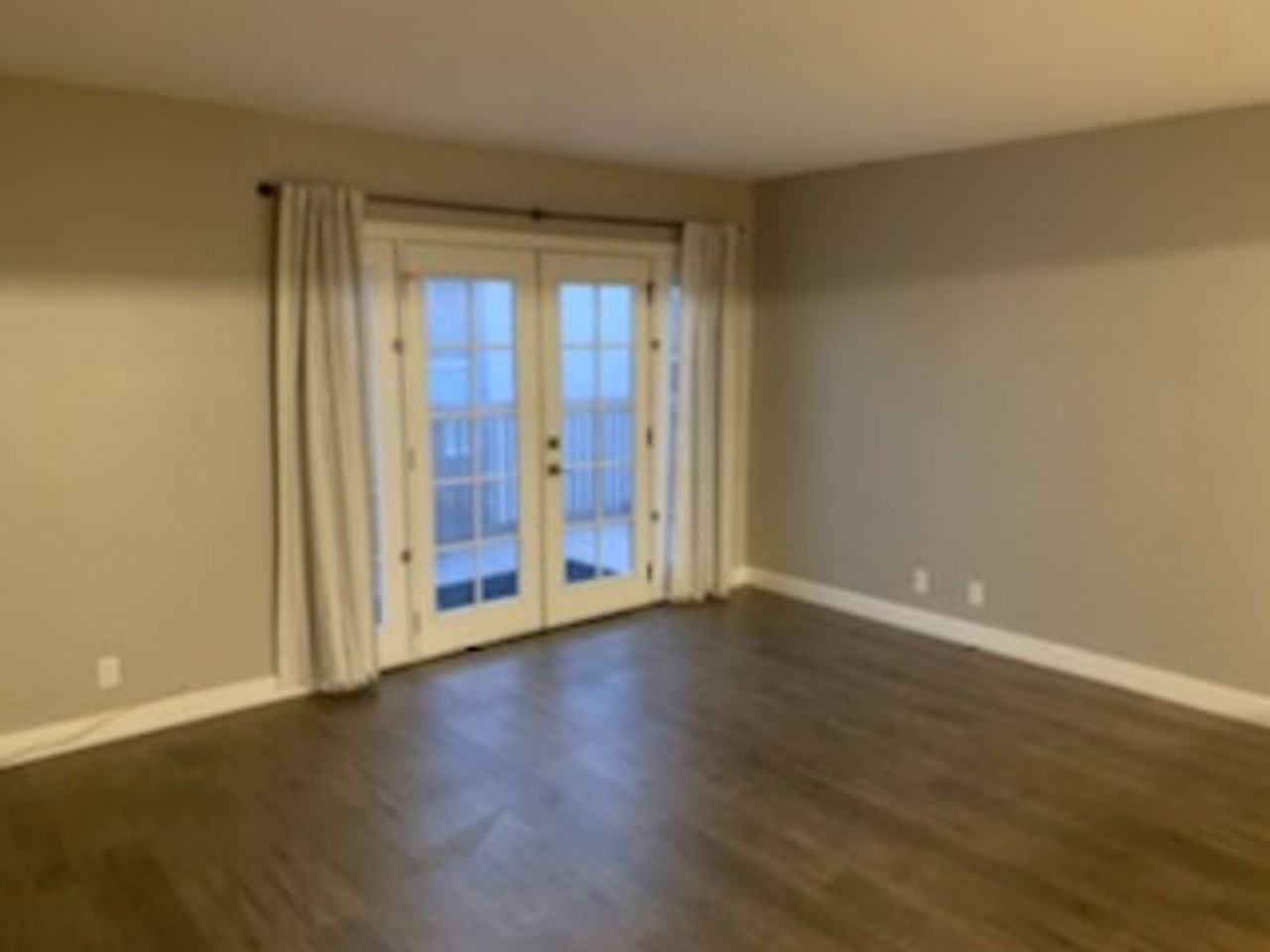 313A - Photo 2 of 25