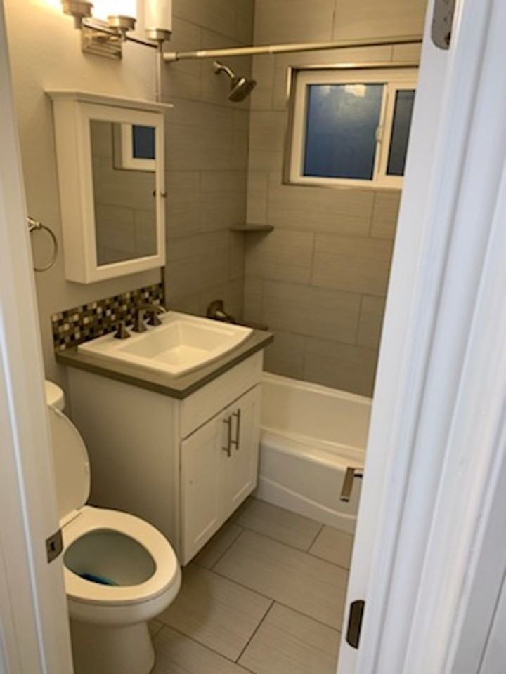 313A - Photo 4 of 25