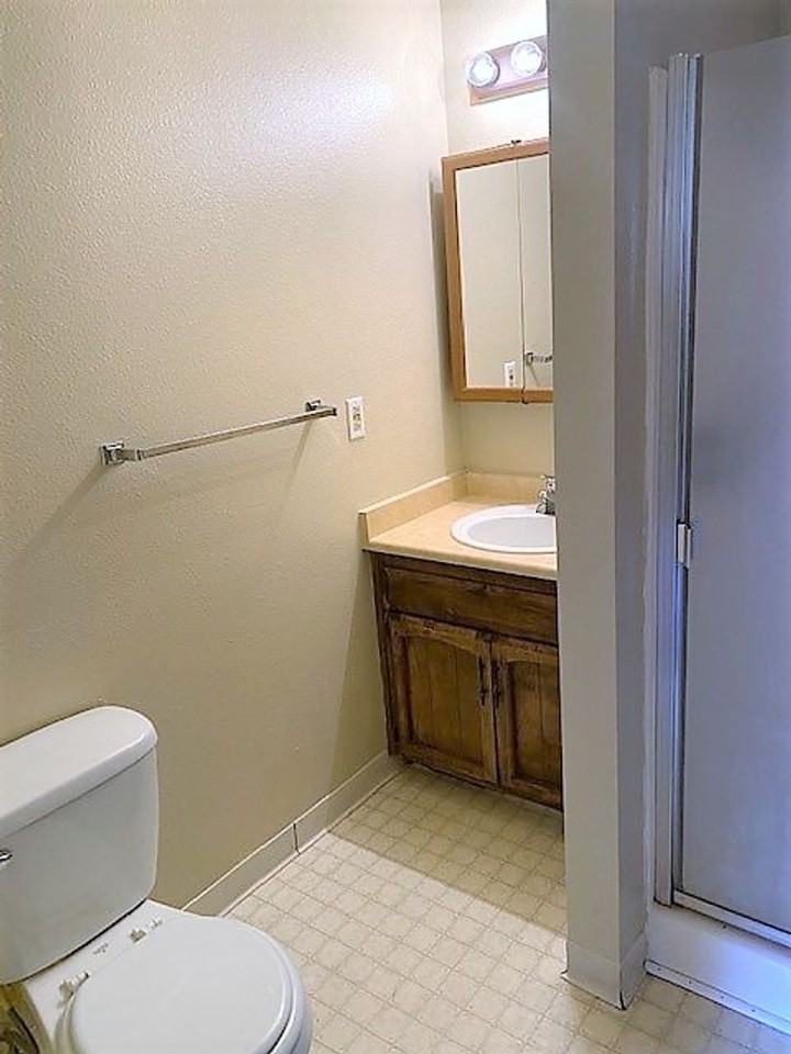 2583 Rainbow Ln - Photo 6 of 10