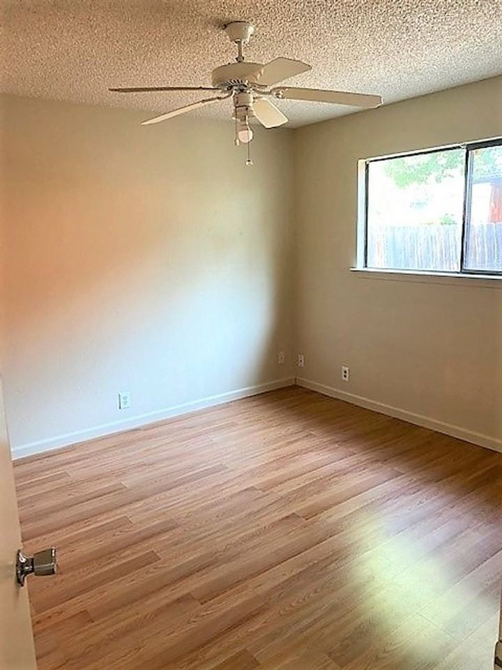 2583 Rainbow Ln - Photo 7 of 10