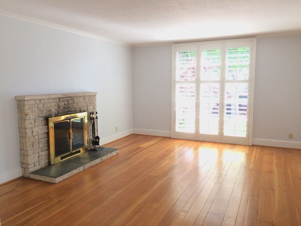 2831 Marina Dr - Photo 5 of 13