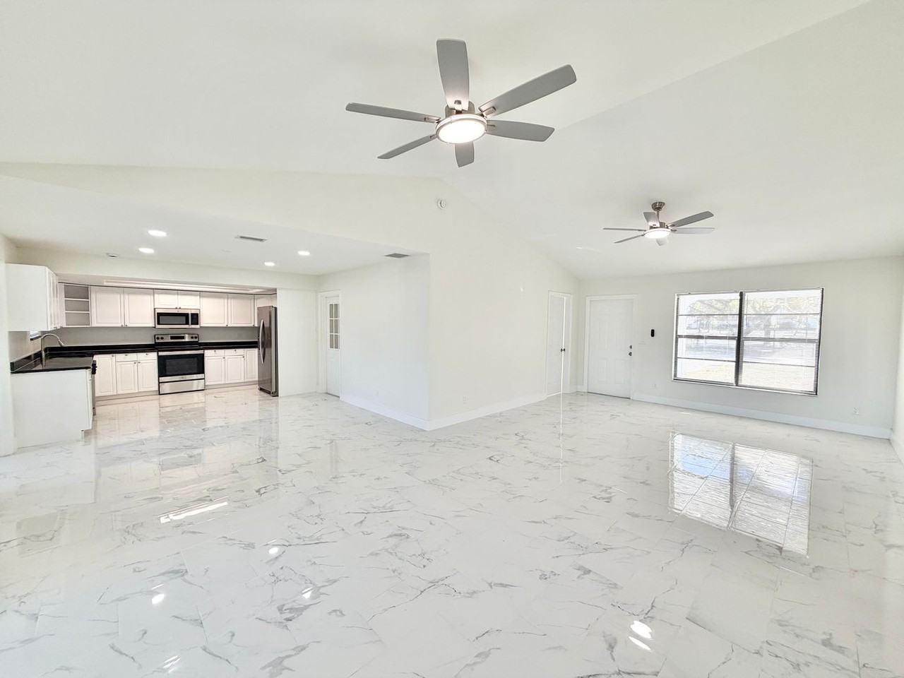 5277 30th Ave Sw - Photo 2 of 26