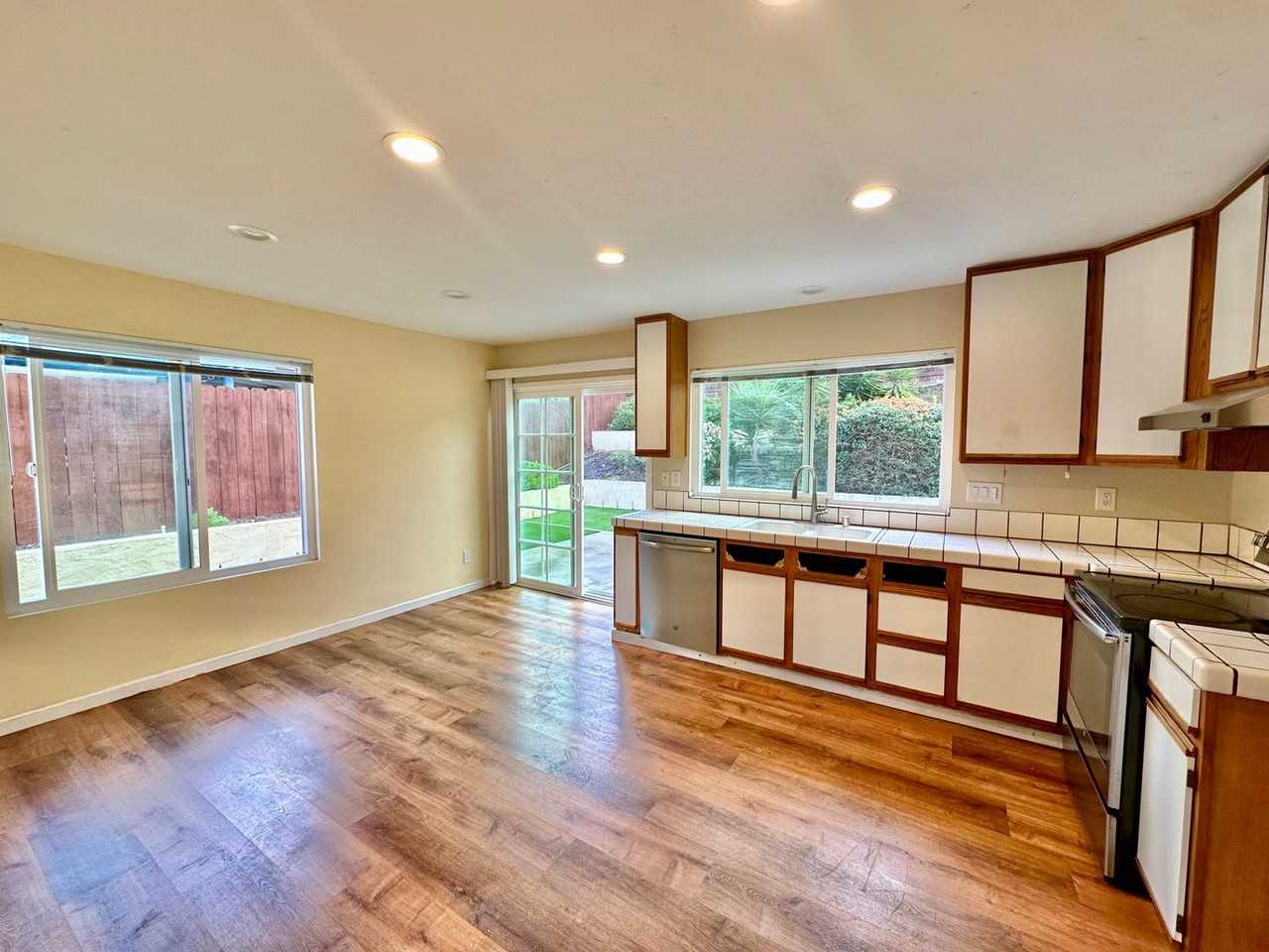 10841 Wagon Wheel Dr - Photo 3 of 16