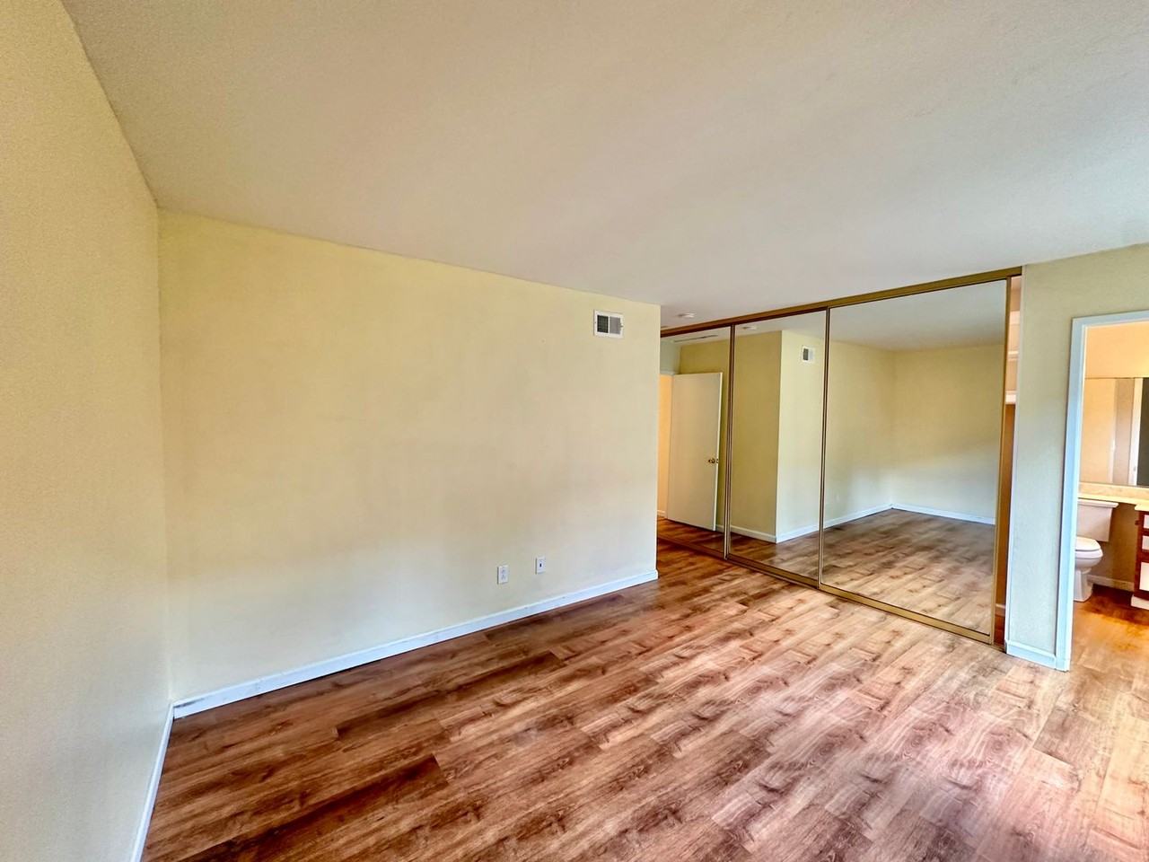 10841 Wagon Wheel Dr - Photo 5 of 16