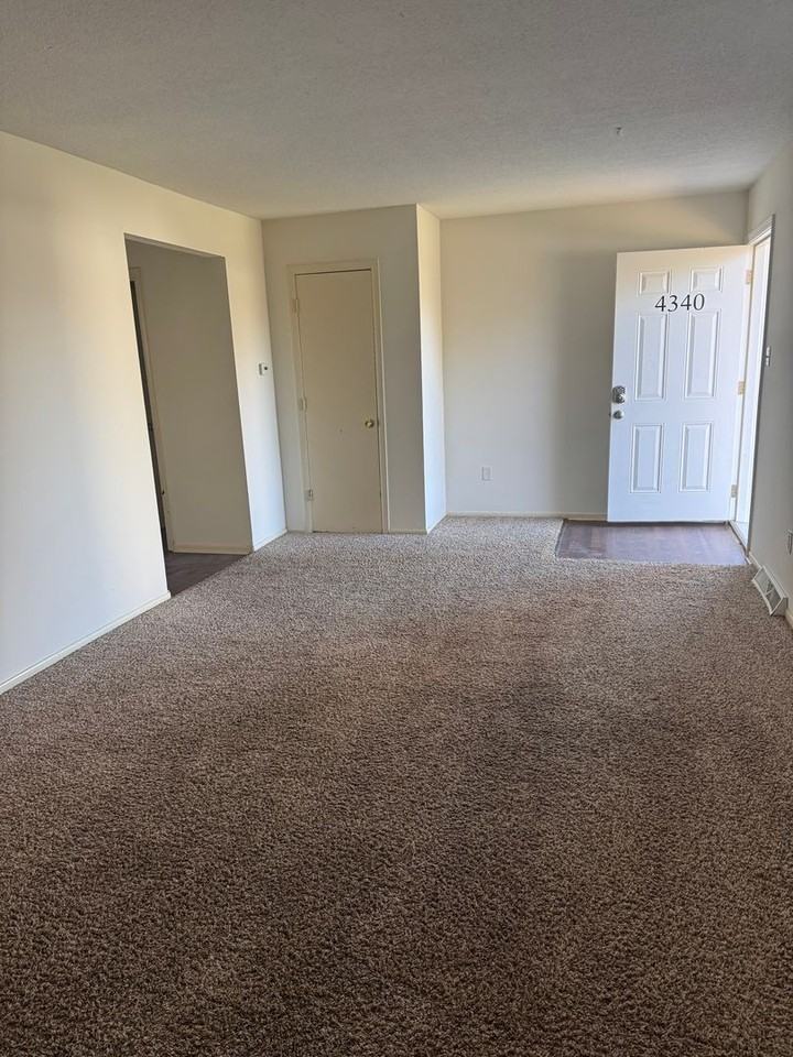 4340 W Bethany Dr - Photo 7 of 7