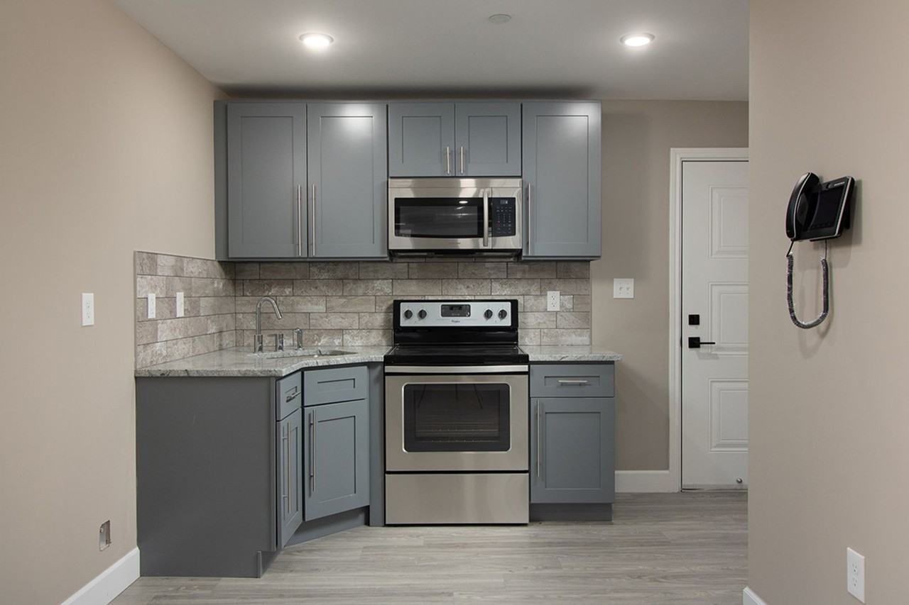 437 N 40th St - Photo 4 of 39