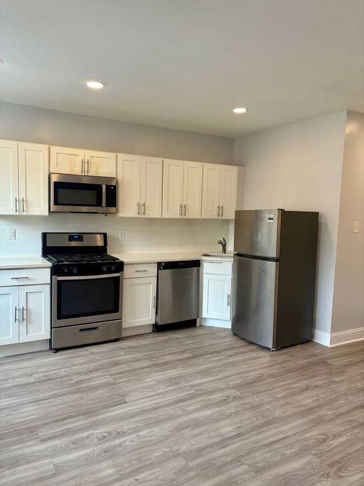 Pine Court - Photo 4 of 21