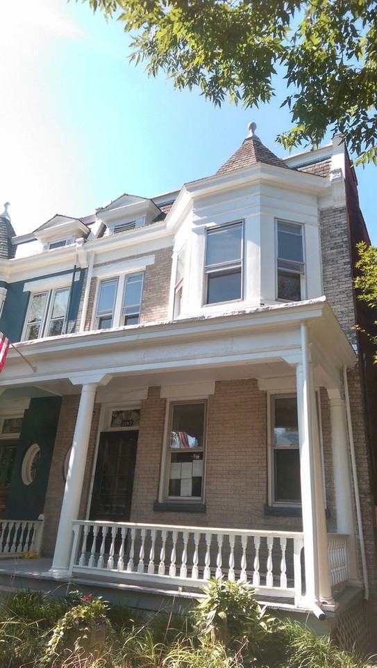 2107 Floyd Ave - Photo 4 of 50