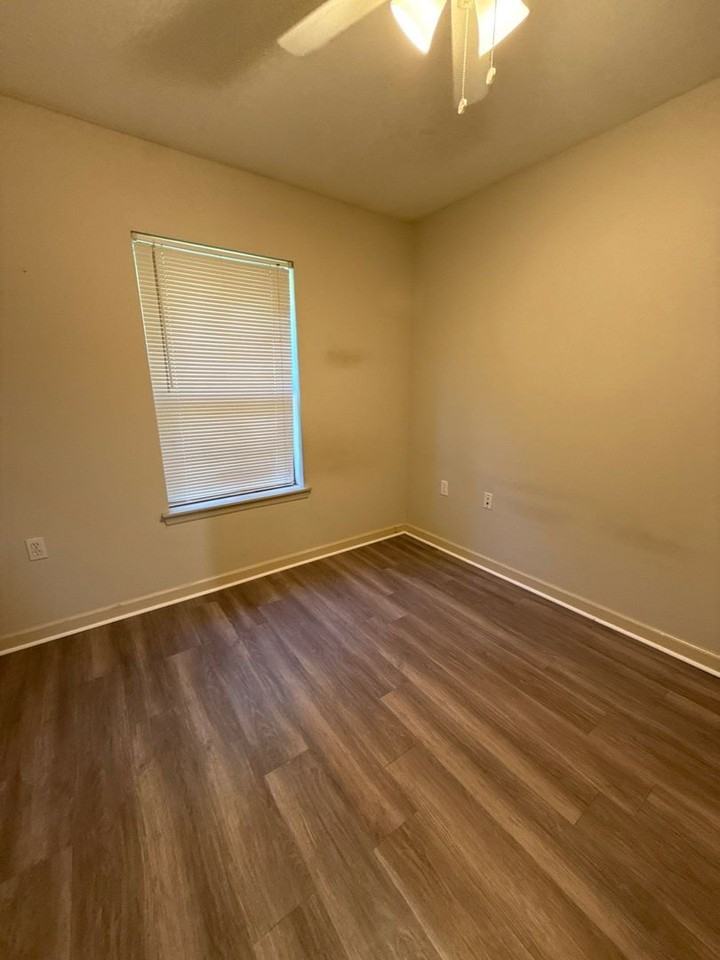 Avalon Ct #221 - Photo 3 of 7