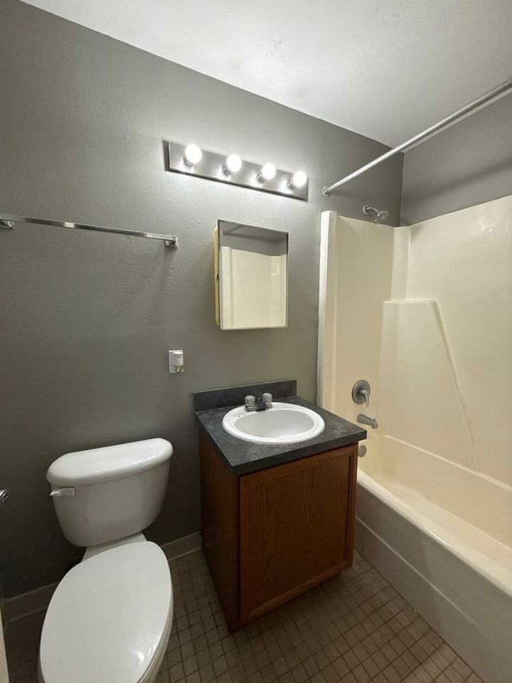 Avalon Ct #221 - Photo 6 of 7