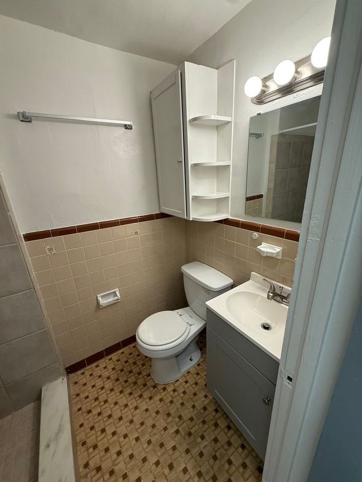 325 Mayo St - Photo 6 of 28