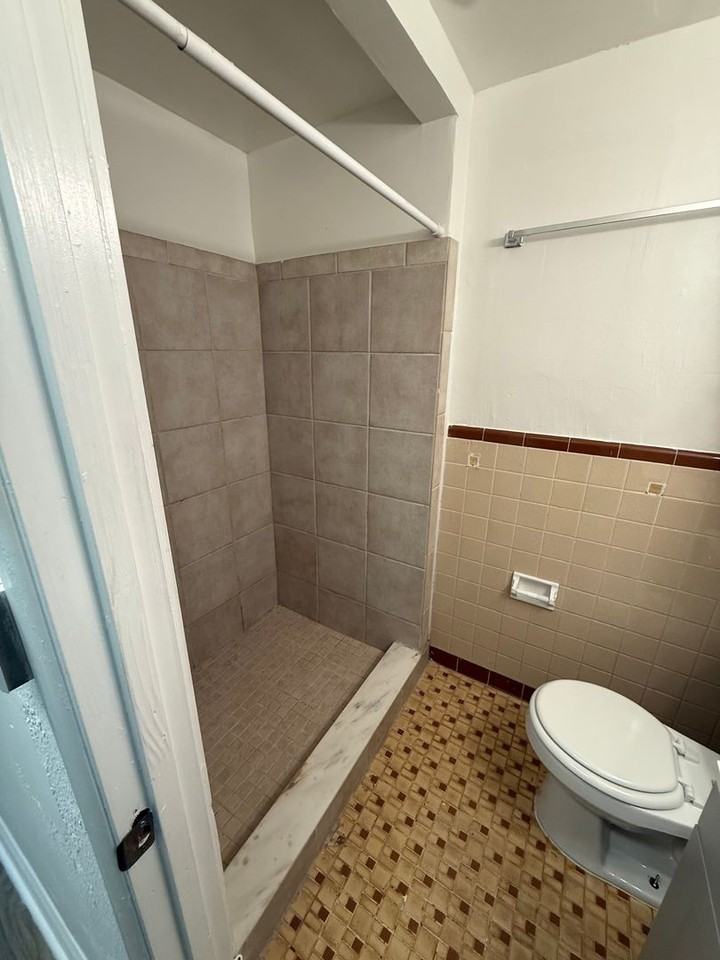 325 Mayo St - Photo 7 of 28