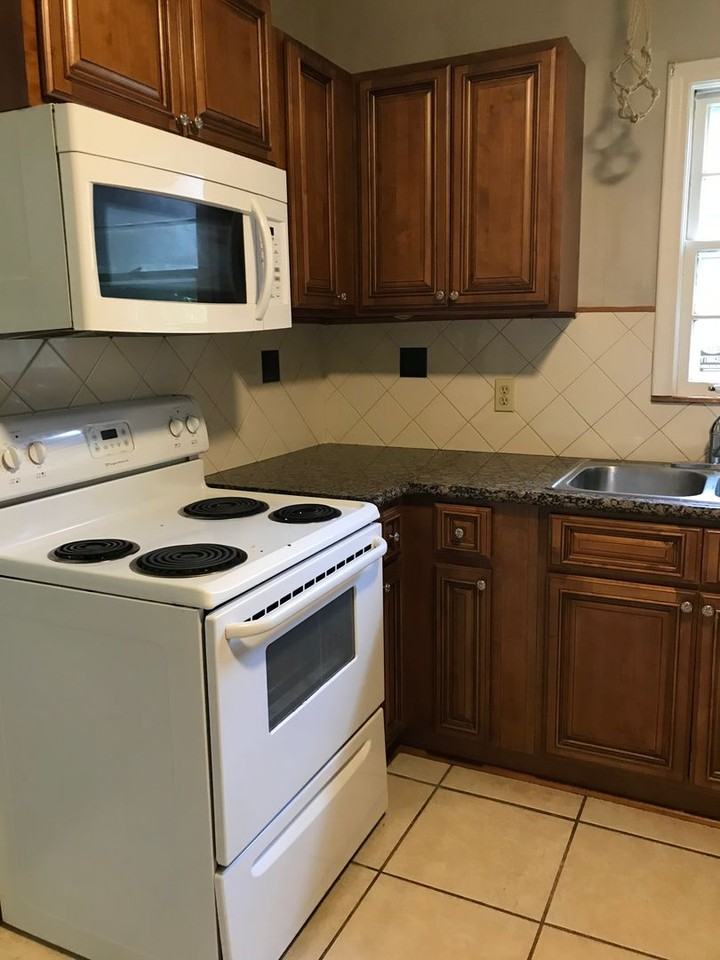 1406 Atkamire Dr - Photo 2 of 10