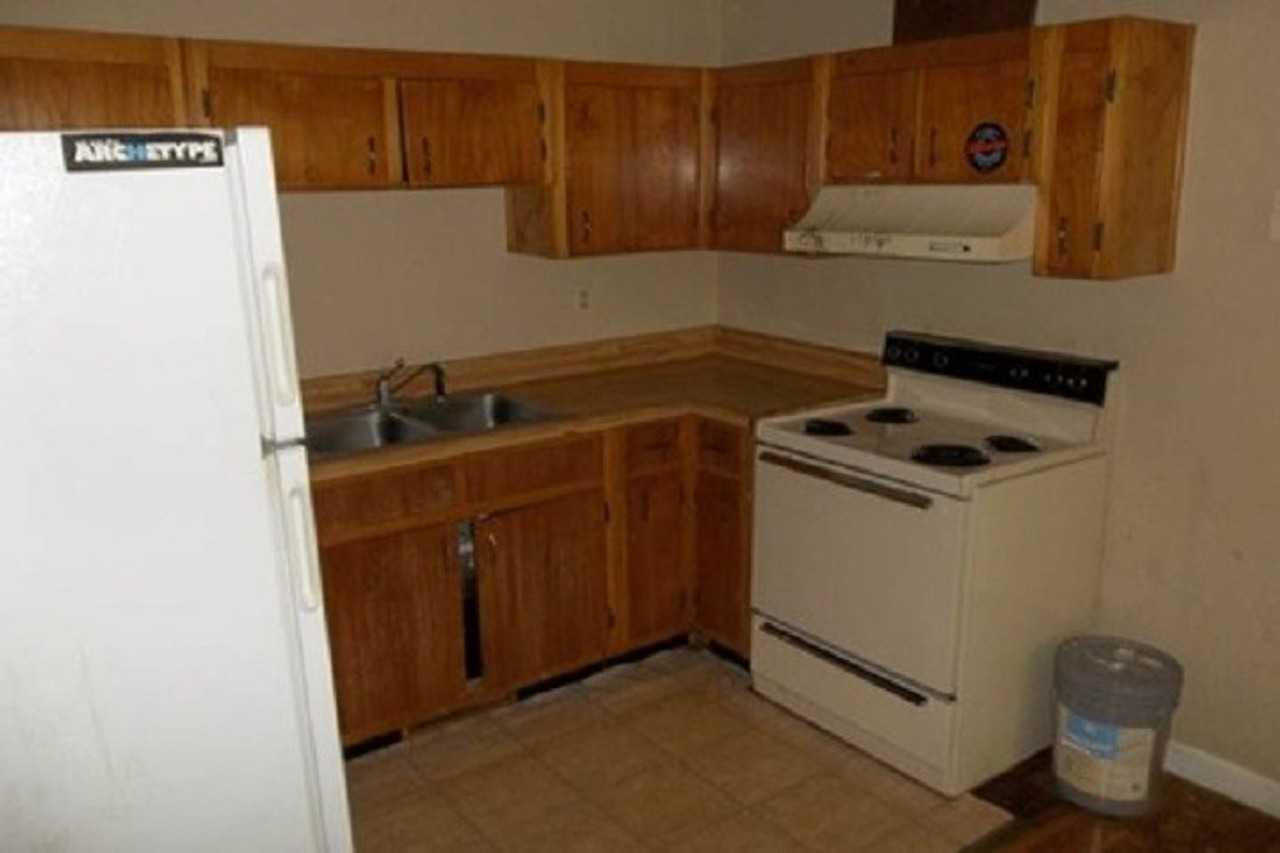 390 B Prince St - Photo 3 of 17