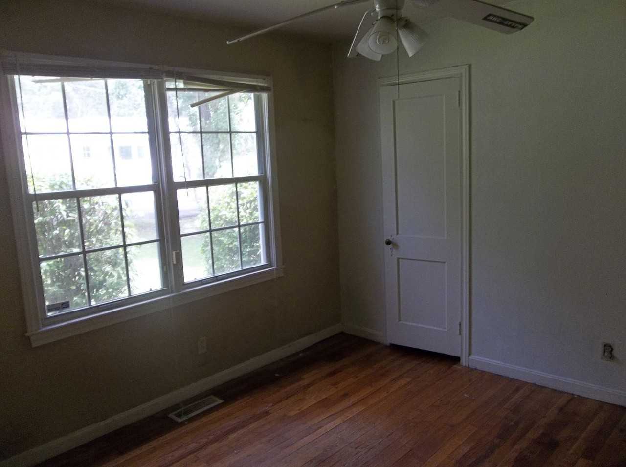 390 B Prince St - Photo 4 of 17