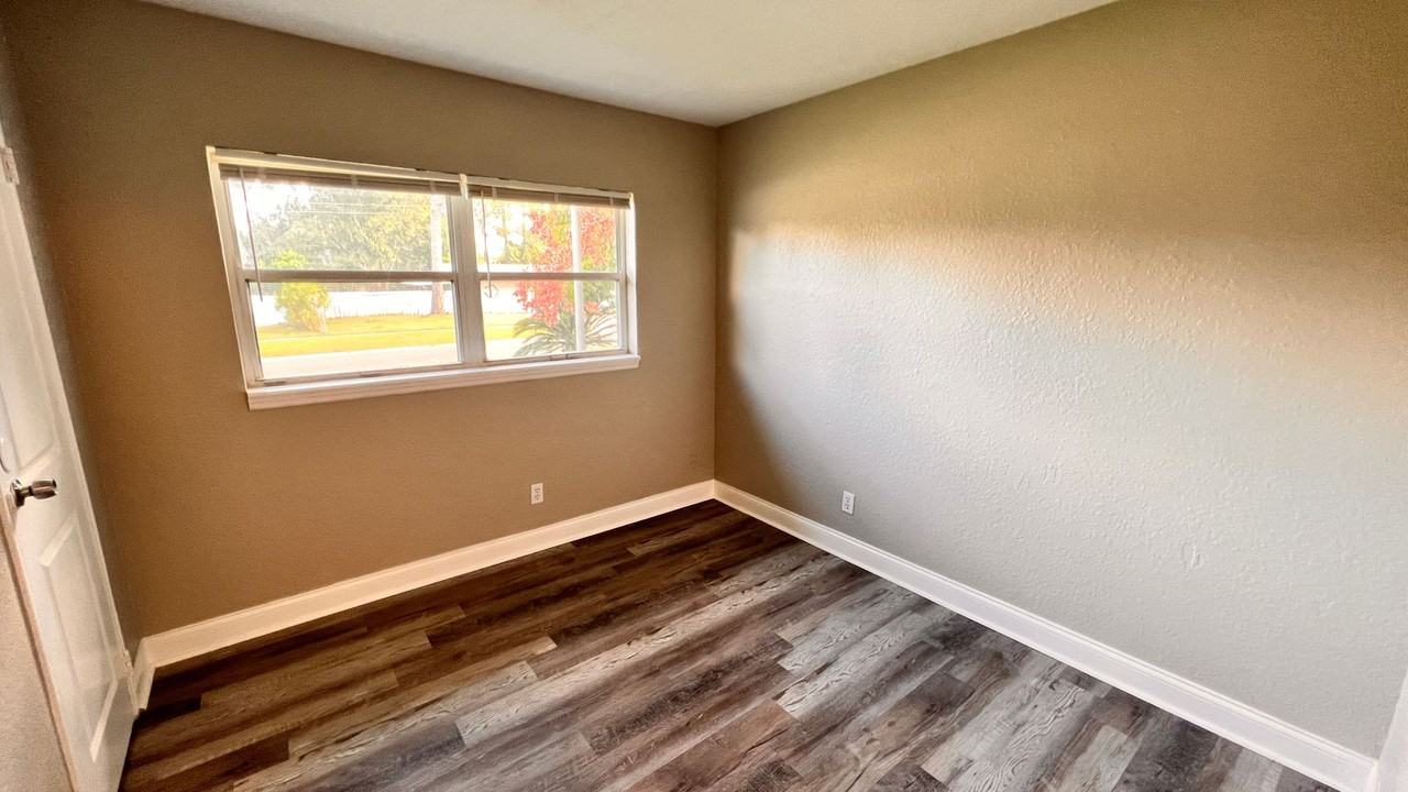 116 Alhambra Ave - Photo 6 of 27