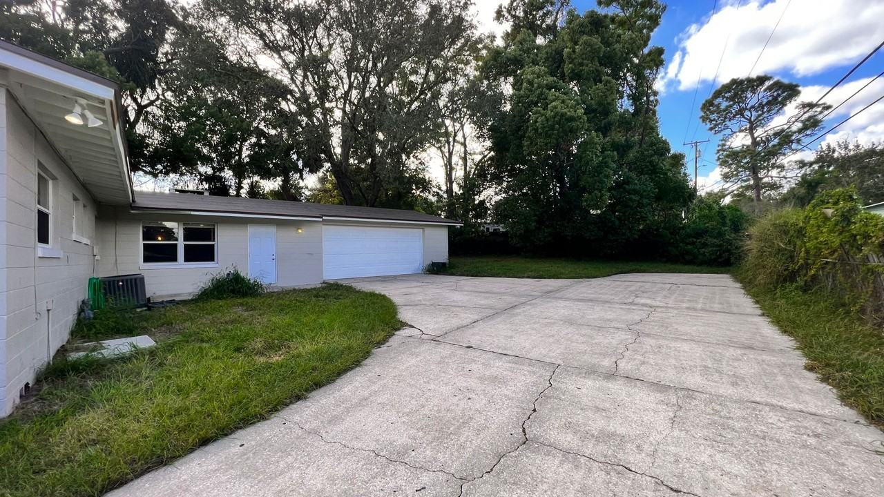 116 Alhambra Ave - Photo 3 of 27