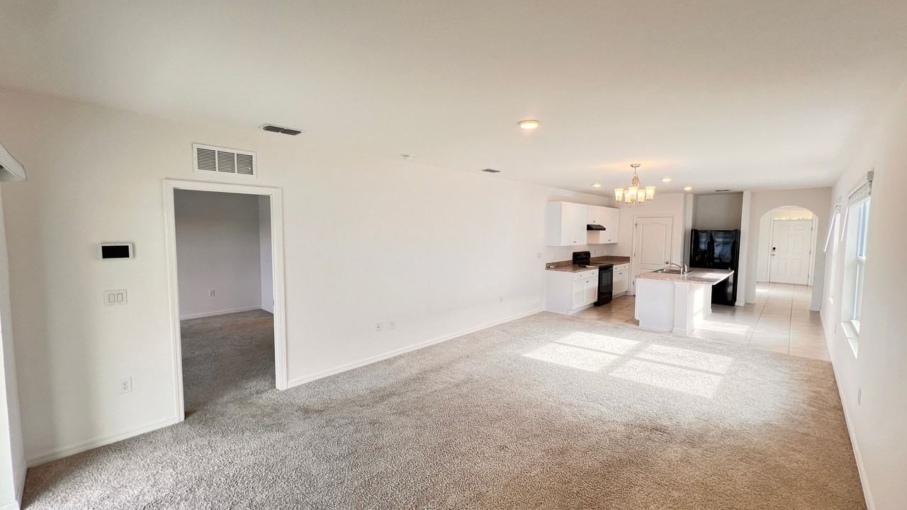 522 Armoyan Way - Photo 6 of 35